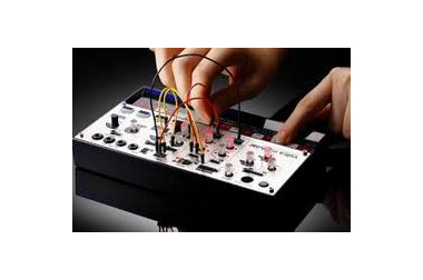 Все об аналоговых синтезаторах: принцип работы, как выбрать и подключить?