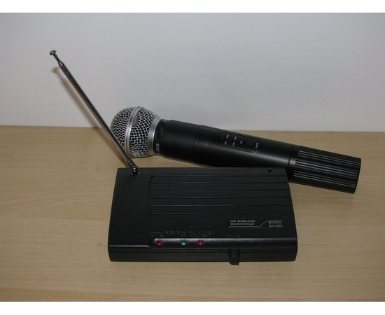 Микрофон беспроводной 200A - 41598 за 0 грн. | 4Club