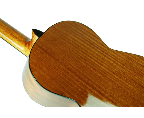 Классическая гитара Admira Juanita E