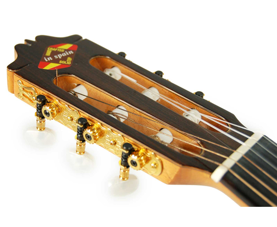 Классическая гитара Admira Soledad