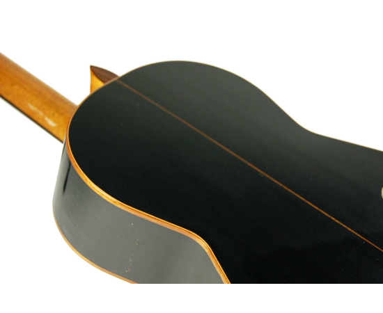 Классическая гитара Admira Sombra