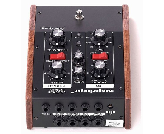 Гитарная педаль (концертный Phaser) MOOG MF-103