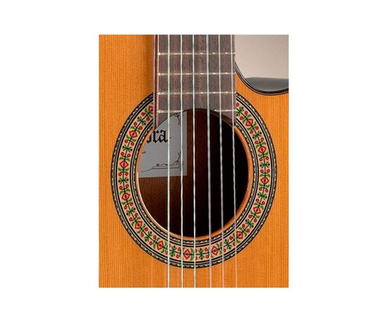 Классическая гитара с вырезом и электроникой ALHAMBRA 3CCWE1