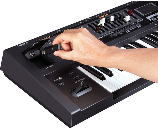 V-combo орган ROLAND VR09