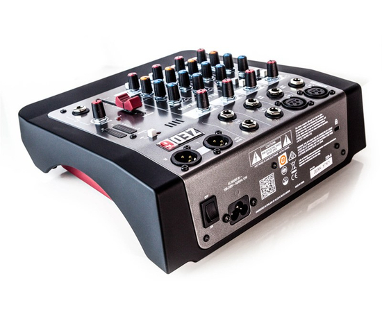 Компактный микшерный пульт Allen Heath ZED6 FX