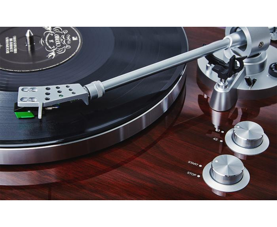 Проигрыватель виниловых дисков c Bluetooth интерфейсом AKAI BT500 WALNUT