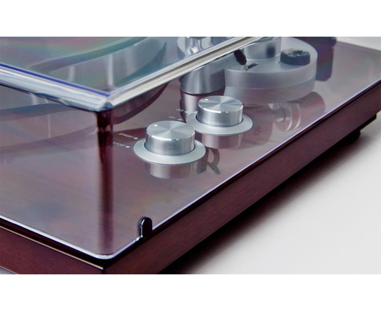 Проигрыватель виниловых дисков c Bluetooth интерфейсом AKAI BT500 WALNUT