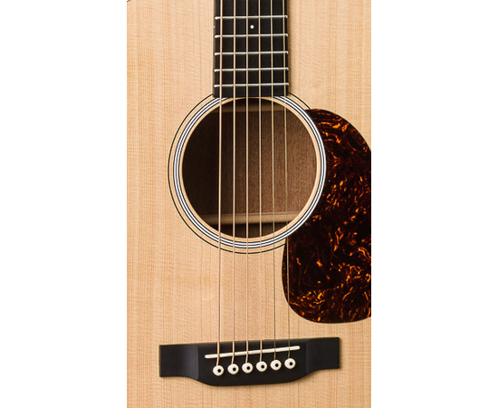 Электроакустическая гитара MARTIN D Jr. (DREADNOUGHT JUNIOR)