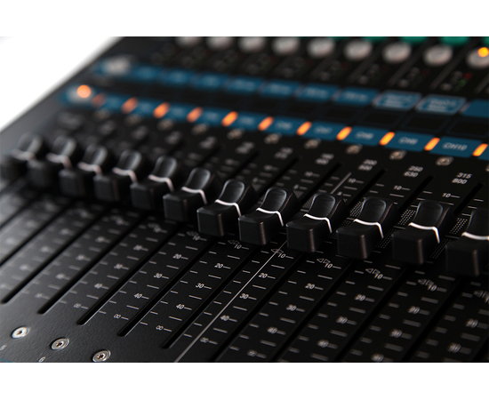 Цифровой микшерный пульт Allen Heath QU-24