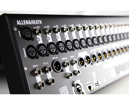 Цифровой микшерный пульт Allen Heath QU-24