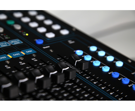 Цифровой микшерный пульт Allen Heath QU-24