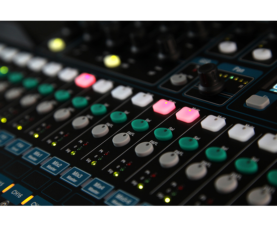 Цифровой микшерный пульт Allen Heath QU-24