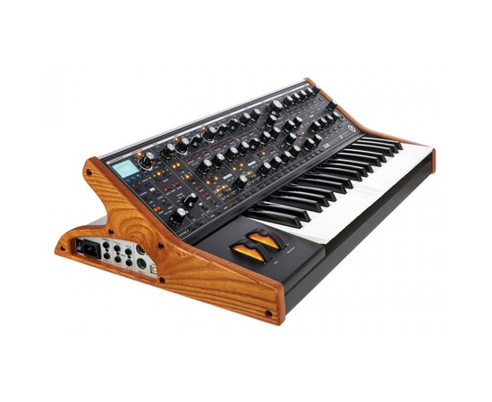 Аналоговый синтезатор MOOG SUBSEQUENT 37