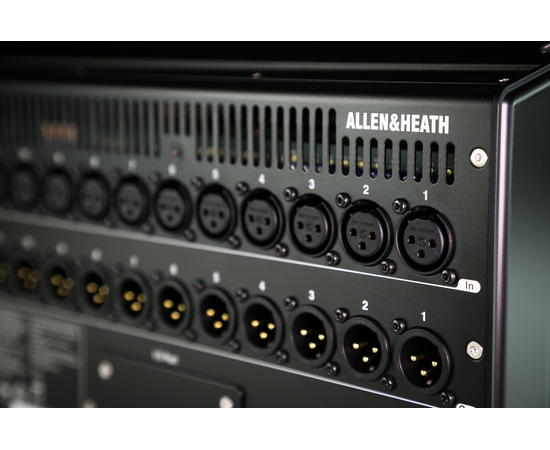 Компактный цифровой микшерный пульт Allen Heath SQ-5