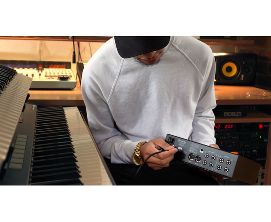 Аудиоинтерфейс FOCUSRITE Clarett 4Pre USB
