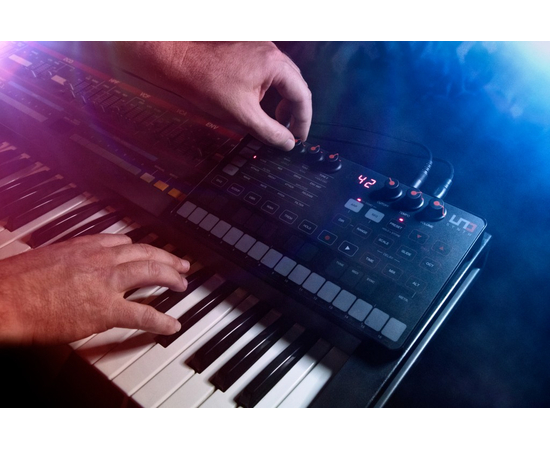 Портативный аналоговый синтезатор IK MULTIMEDIA UNO Synth