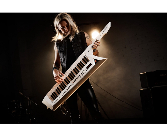 Наплечный синтезатор Roland AXEDGE WHITE