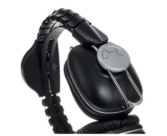 Наушниками Superlux HDB581