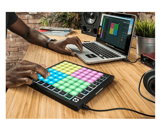 MIDI контроллер NOVATION Launchpad X, фото , изображение 4