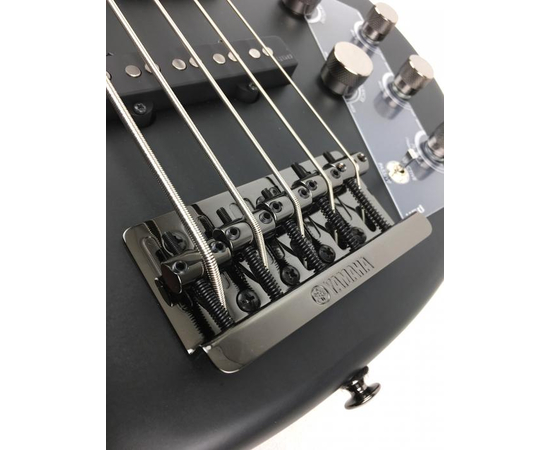 Пятиструнная бас-гитара YAMAHA BB735A MTBLK (Matte Translucent Black)