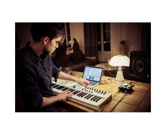 MIDI-клавиатура Arturia KeyLab Essential 49