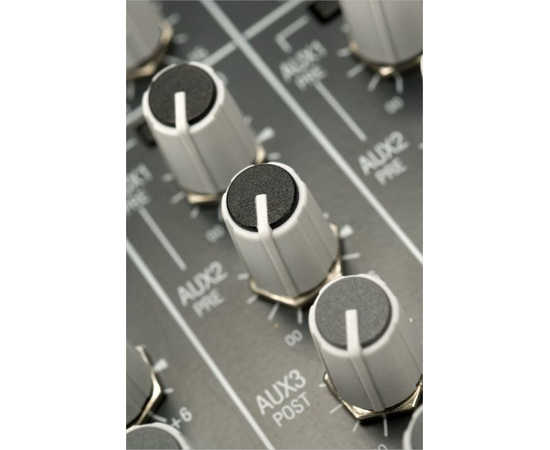 Микшерный пульт Allen Heath ZED12FX