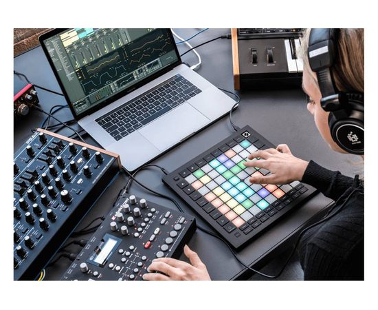 MIDI-контроллер NOVATION Launchpad Pro MK3