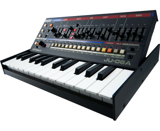 Синтезаторный модуль Roland JU-06A