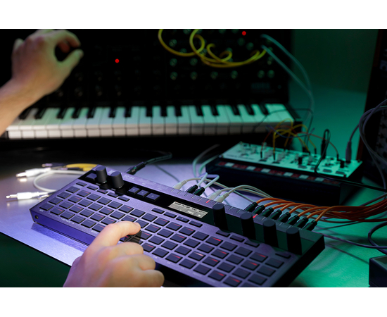 Шаговый секвенсор KORG SQ-64