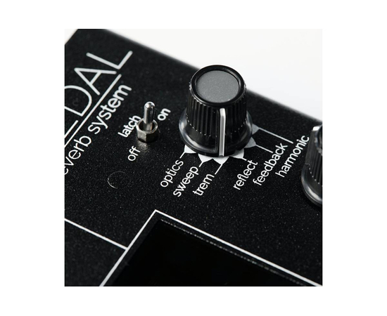 Педаль эффектов GAMECHANGER AUDIO LIGHT PEDAL