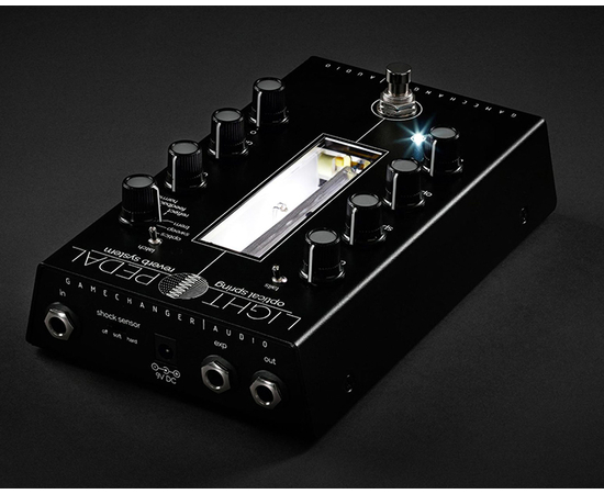 Педаль эффектов GAMECHANGER AUDIO LIGHT PEDAL
