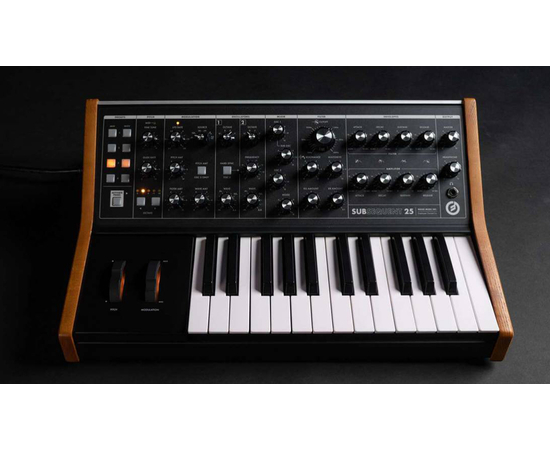 Аналоговый синтезатор MOOG SUBSEQUENT 25Аналоговый синтезатор MOOG SUBSEQUENT 25