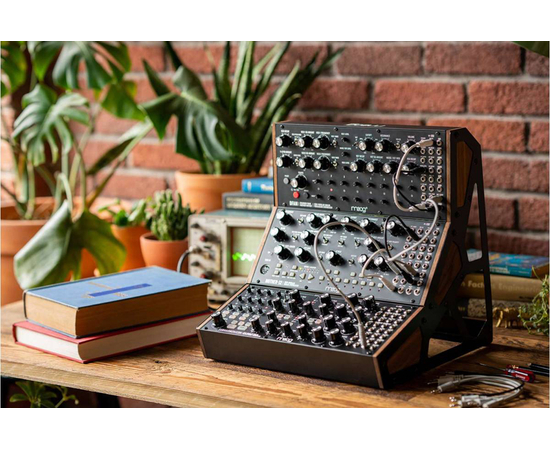 Аналоговый синтезатор MOOG SUBHARMONICON