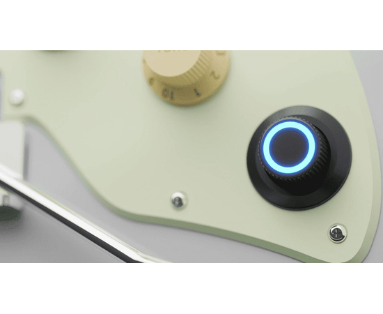Електрогітара з вбудованим процесором ефектів та USB Type-C роз'ємом MOOER GTRS Standard 801 (White)