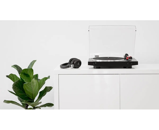 Виниловый проигрыватель Audio-Technica AT-LP3BK
