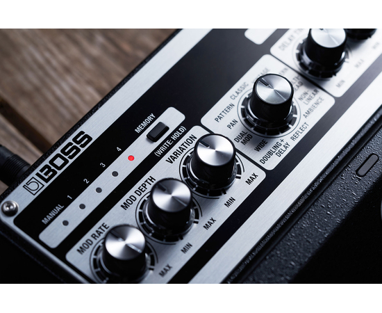 Педаль ефектів Boss DM-101 Delay Machine