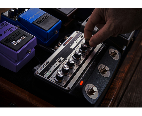 Педаль ефектів Boss DM-101 Delay Machine