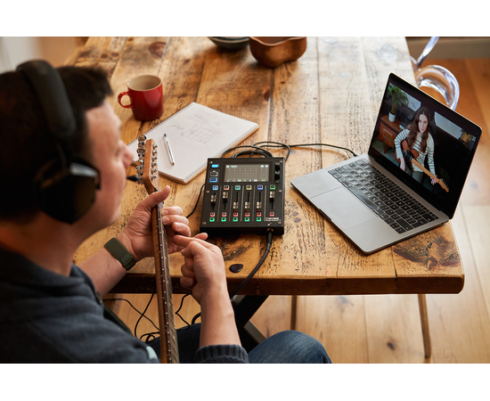 Аудиоинтерфейс / стриминговый микшер Boss GCS-5 Gigcaster