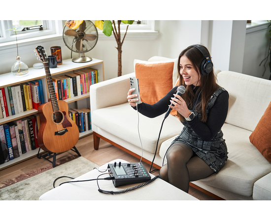 Аудиоинтерфейс / стриминговый микшер Boss GCS-5 Gigcaster