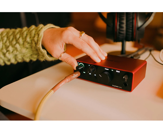 Аудіоінтерфейс FOCUSRITE Scarlett Solo 4th Gen