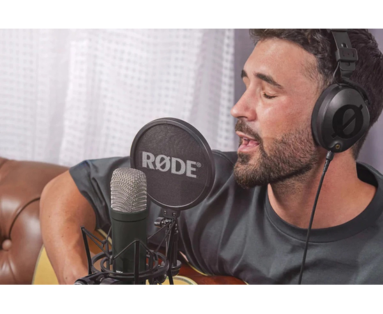 Студийный микрофон RODE NT1 SIGNATURE BLACK