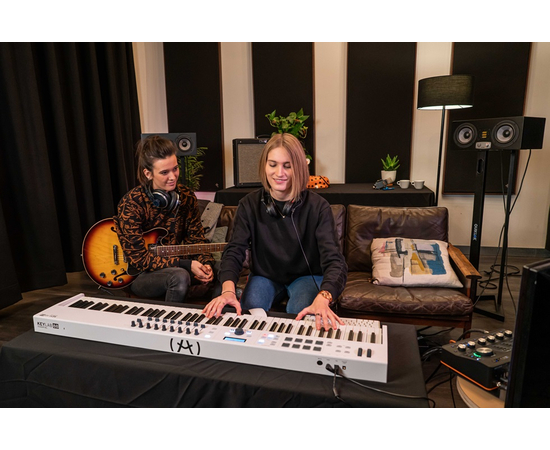 MIDI-клавиатура Arturia KeyLab Essential 88 Black