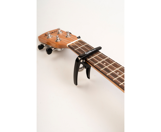 Каподастр для укулеле Guitto GGC-07 Black