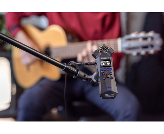 Портативный рекордер Zoom H1essential