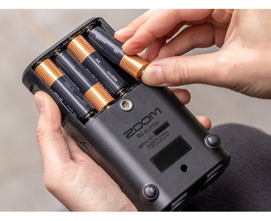 Рекордер Zoom R4