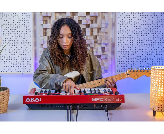 MIDI клавіатура AKAI MPC KEY 37