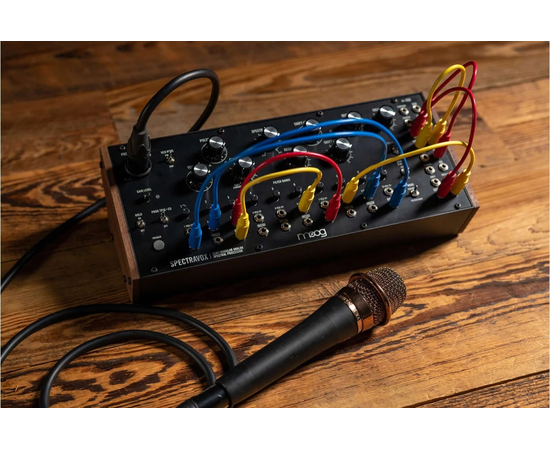 Синтезатор аналогового моделювання MOOG SPECTRAVOX