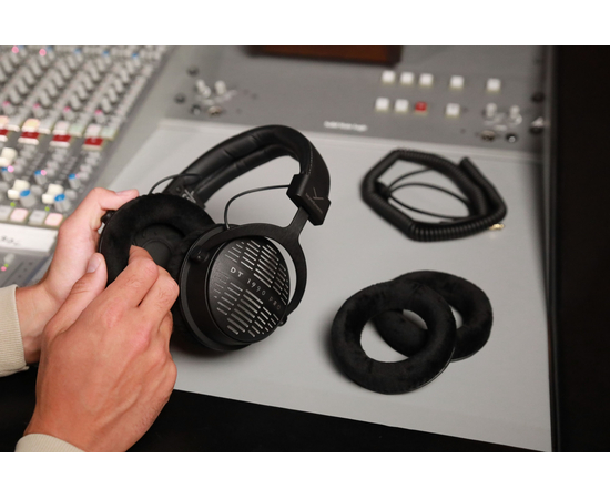Студийные наушники Beyerdynamic DT 1990 PRO MK II