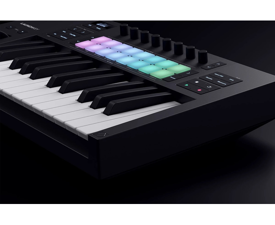 MIDI клавіатура NOVATION Launchkey 25 MK4