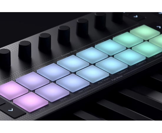 MIDI клавиатура NOVATION Launchkey 37 MK4